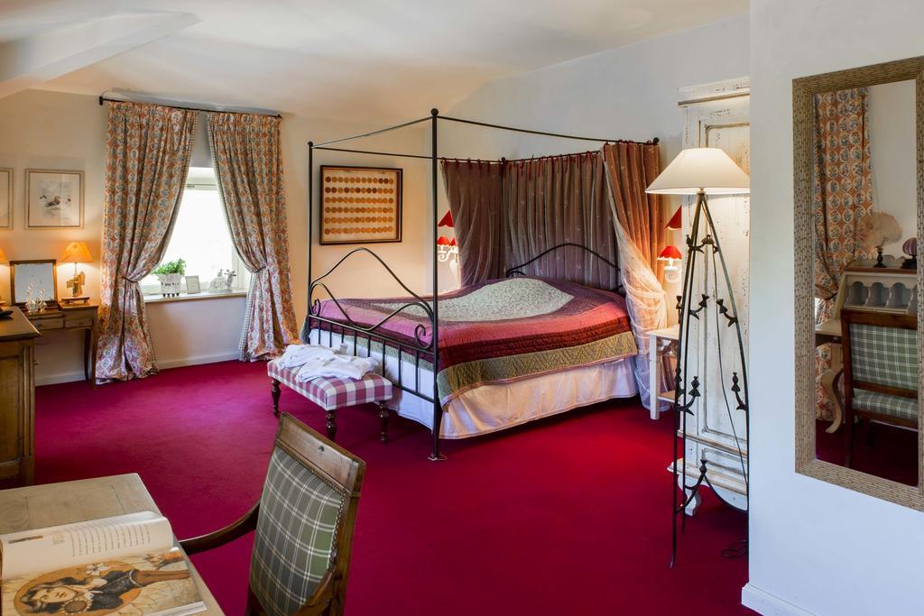 Chateau Talaud Bed and Breakfast Loriol-du-Comtat Rum bild
